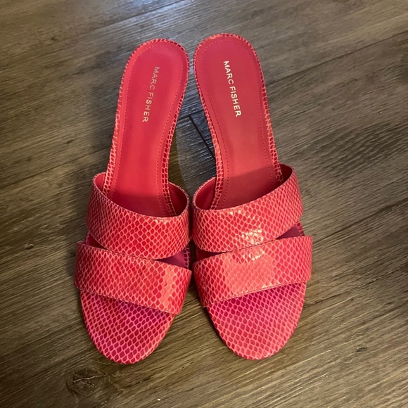 EUC Marc Fisher Pink Heels, Snakeskin Vibe, Size 11 - Picture 1 of 4